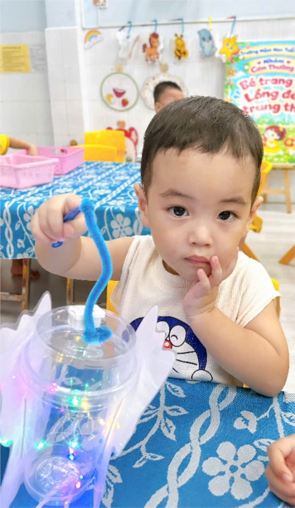 Nhóm Cơm Thường 1- Bé Trang Trí Lồng Đèn Trung Thu — ảnh 2/4